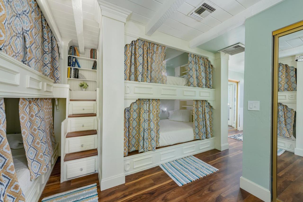 Smart Solution - Individual Private Bed-Pods In Gorgeous Shared Space - Women Only Dorm In Room 5 - Coed House - Full-Sized Mattresses In Individual Pods - With Built-In Private Storage - Gorgeous Shared Room - Affordable Luxury - Sparrow House 凤凰城 外观 照片